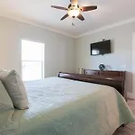 The Pelicans Nest - Beachfront 4 Bdrm 4 And Half Bath Home With Pool And Hot Tub!