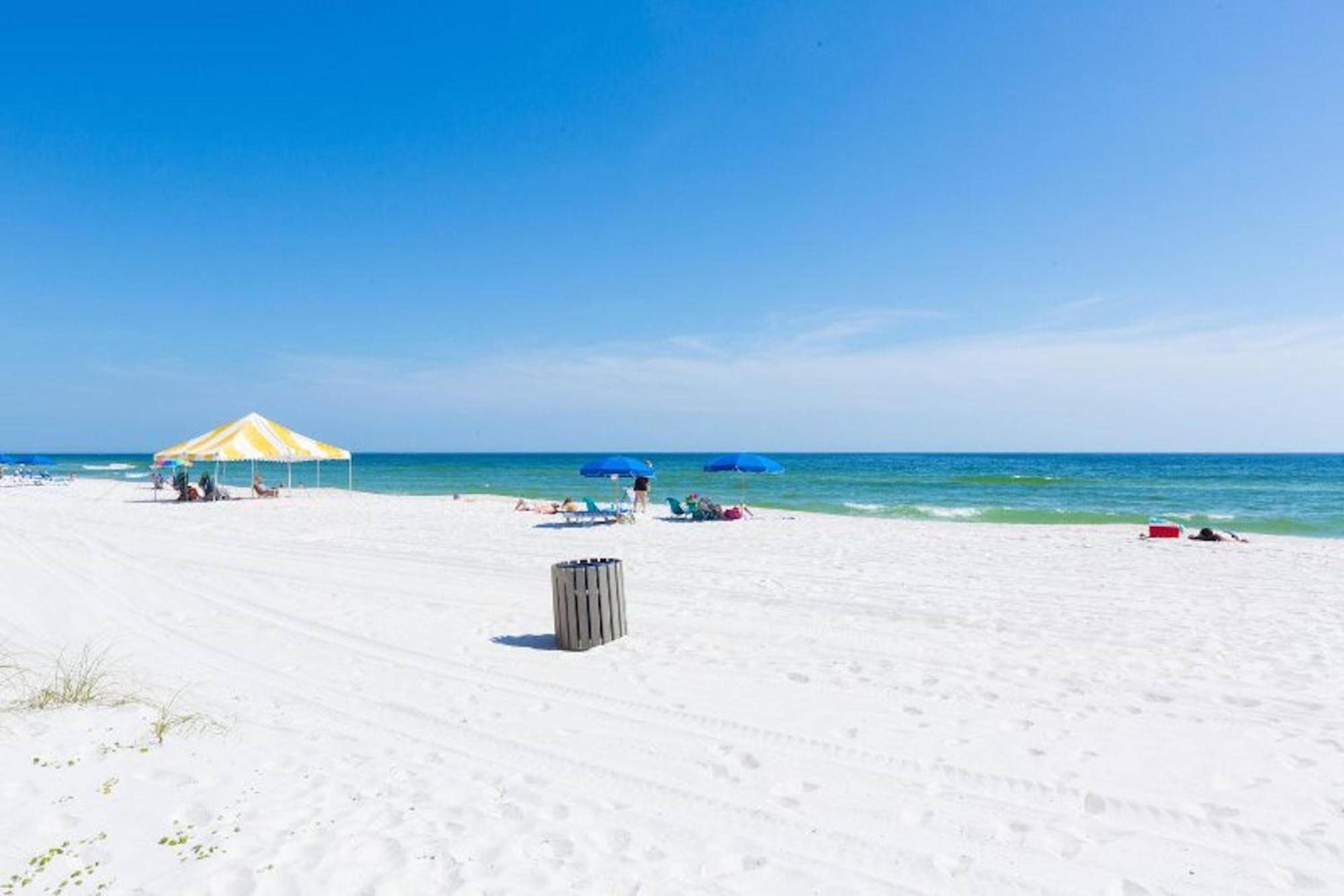 Holiday home The Pelicans Nest - Beachfront 4 Bdrm 4 And Half Bath With Pool And Hot Tub!